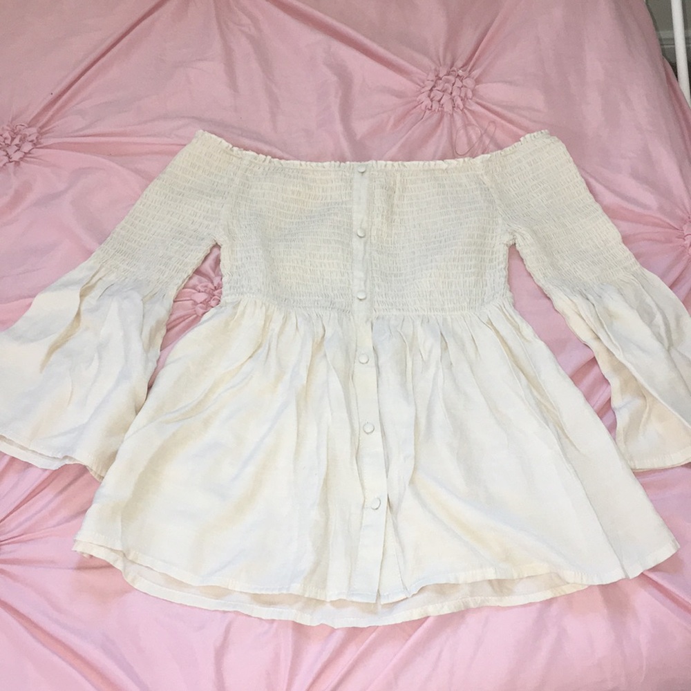 Cute trendy top! Brand new, ripped off tags